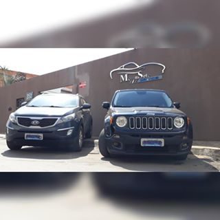 Jeep Renegade que veio para revisão de 40.000 km e já estava com vazamento no radiador. Foi necessária a troca do radiador e além dele na revisão foram trocados filtros de ar do motor, ar condicionado, combustível, correia de acessórios e sua polia. Na parte de freio foram trocadas as pastilhas e retificado os discos dianteiros, afinal ambos os discos apresentavam desgaste dentro do tolerável. Para melhor assentamento das pastilhas e eliminação da "quina" formada pelo desgaste natural realizamos a retífica nos discos. ⠀⠀⠀⠀⠀⠀⠀⠀⠀
Kia Sportage veio para eliminação de ruído irregular em suspensão traseira. Foi necessária a troca das hastes da barra estabilizadora traseira.

Conte conosco para manutenção preventiva ou corretiva de seu veículo nacional ou importado. 
Mecansete - Excelência em reparação automotiva. 
Injeção Eletrônica 
Injeção Diesel
Câmbio Automático 
Ar Condicionado 
Mecânica em geral
Elétrica 
Freio
Suspensão 
Revisões Programadas
Rua Antônio Carlos Almeida, 350. Bairro Olinto Alvim. Sete lagoas MG

#jeep #fca #renegade #kia #sportage #car #auto #mechanic #mecanica #manutencao #mecansete #setelagoas #mg